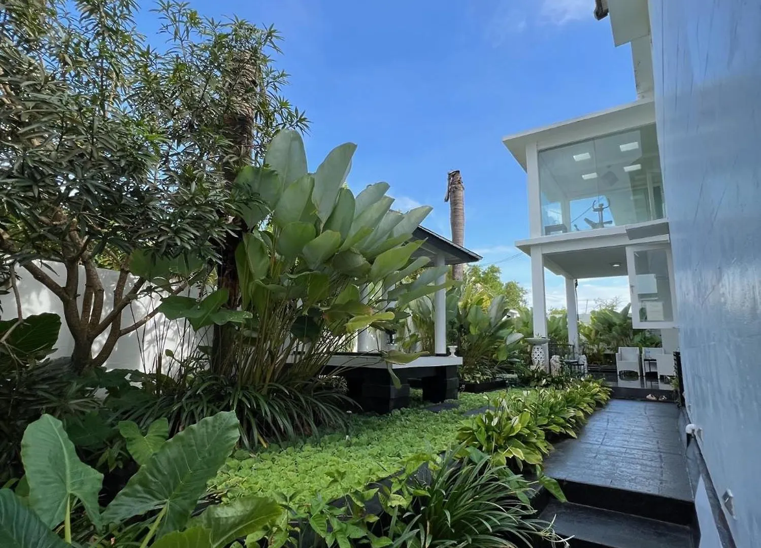Sunnyrent. Luxury Tj White Villa & Room Ungasan