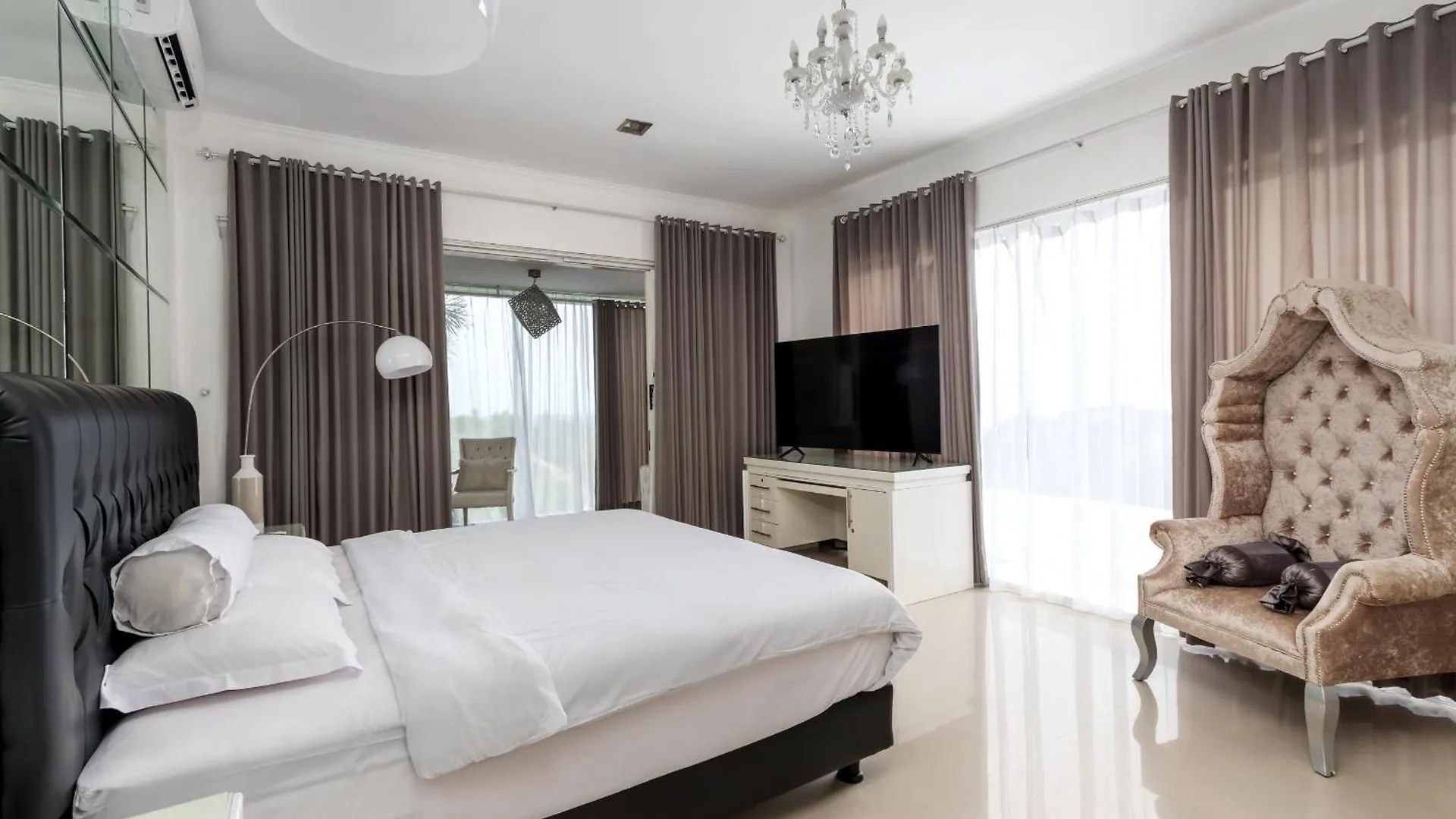 Sunnyrent. Luxury Tj White Villa & Room Ungasan