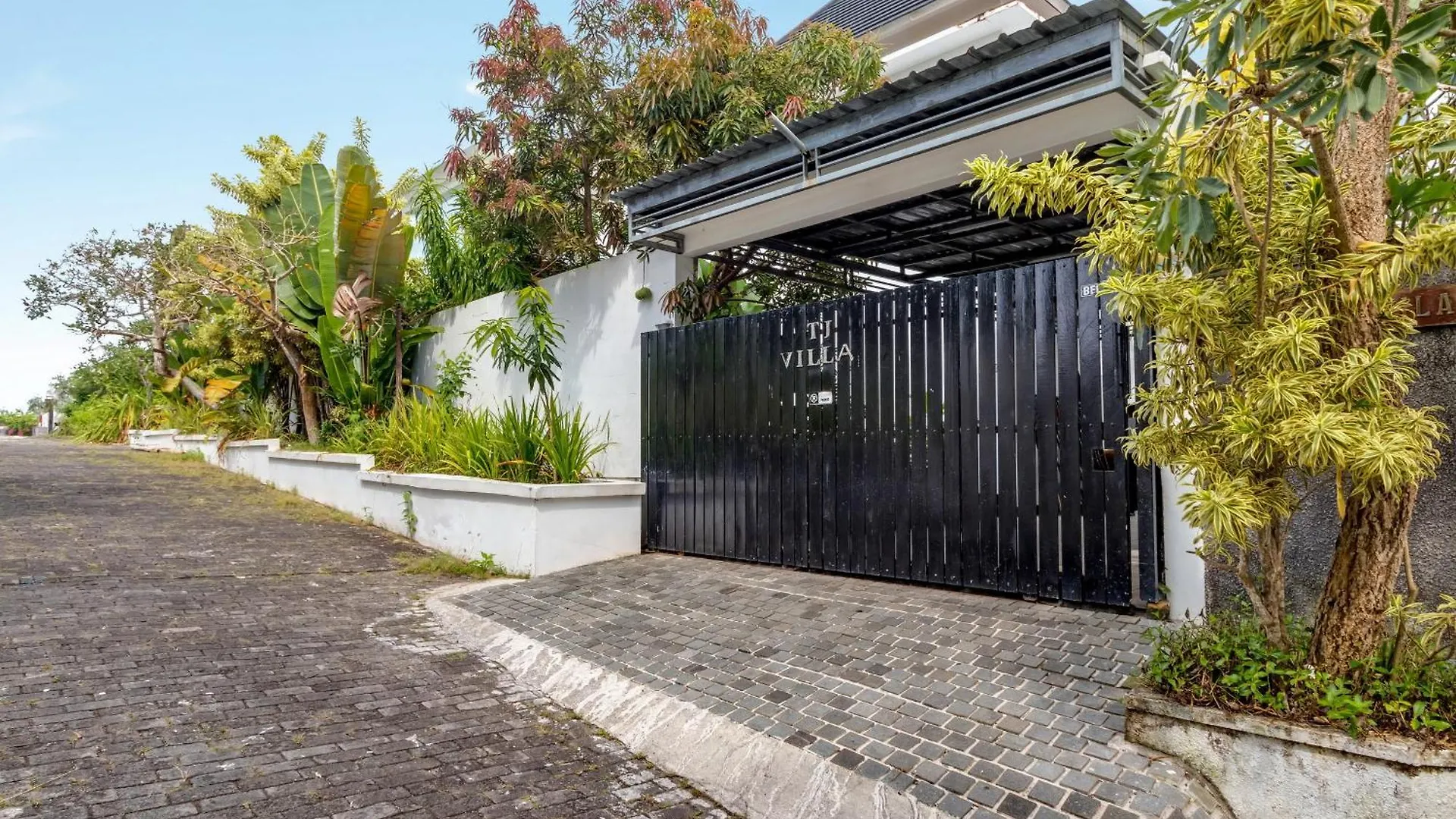 Sunnyrent. Luxury Tj White Villa & Room Ungasan  Ungasan (Bali)